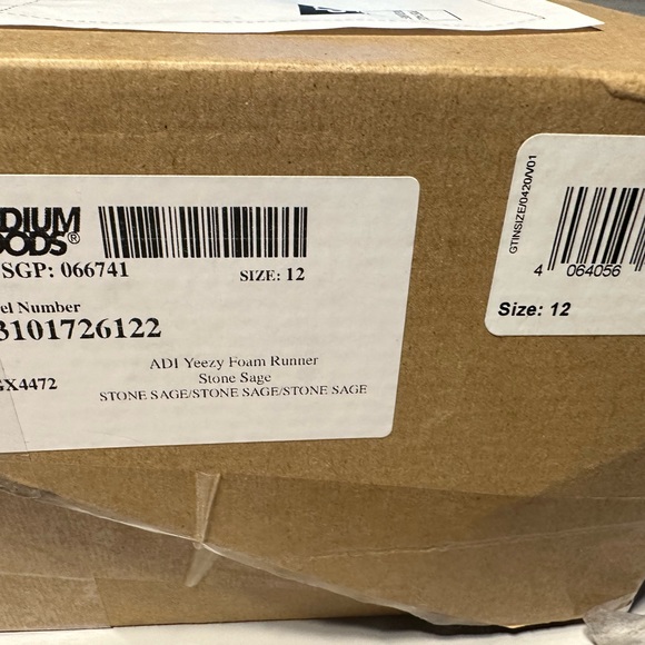 Size 12 Yeezy Foam Runners, Sand - Picture 4 of 4